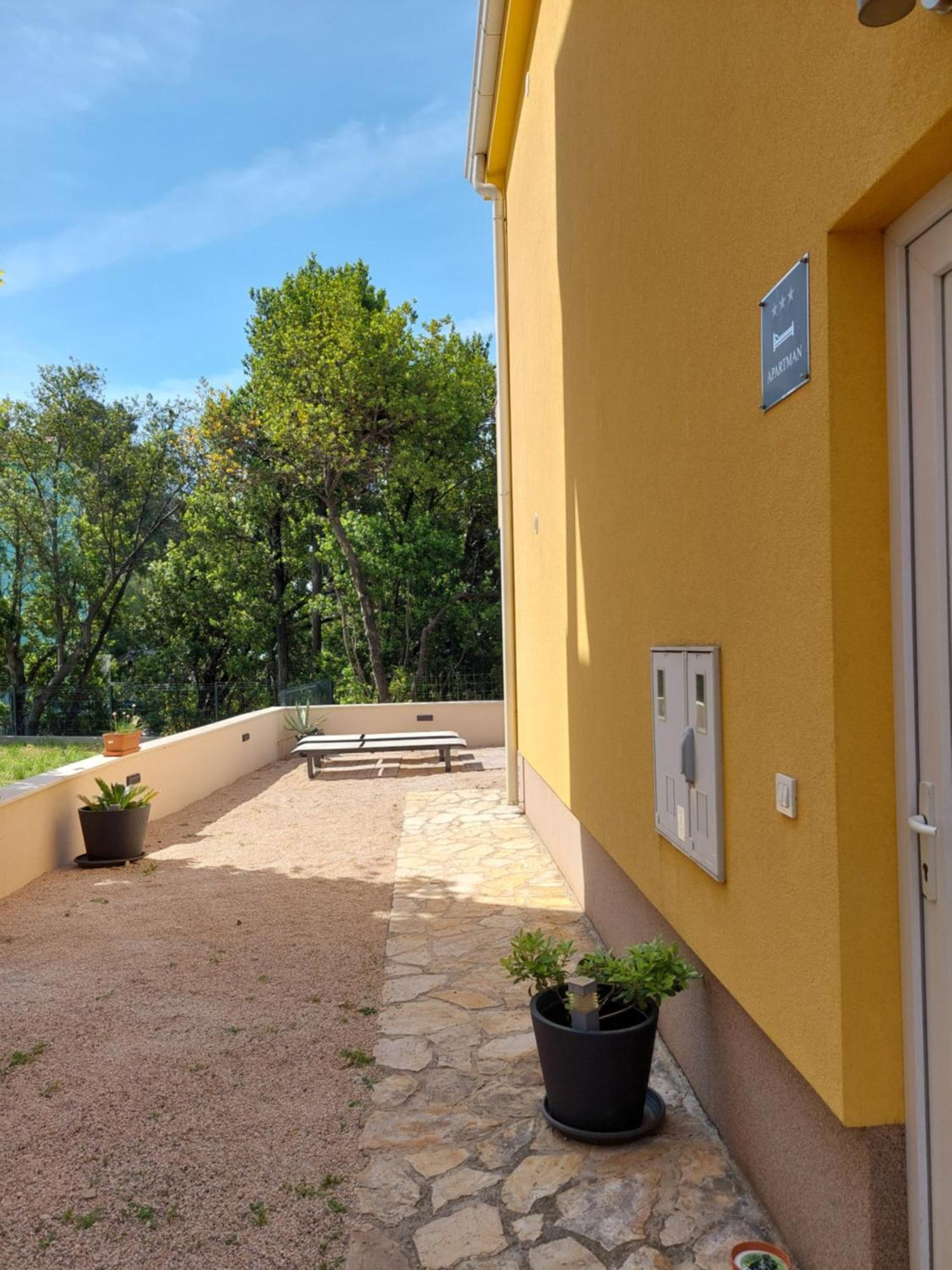 Spacious Apartment Close To The Sea In Split Area Kaštela Exteriör bild
